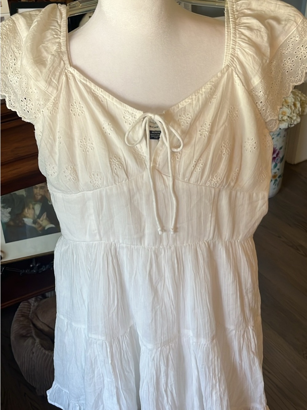 American Eagle Outfitters White Ruffled Blouse